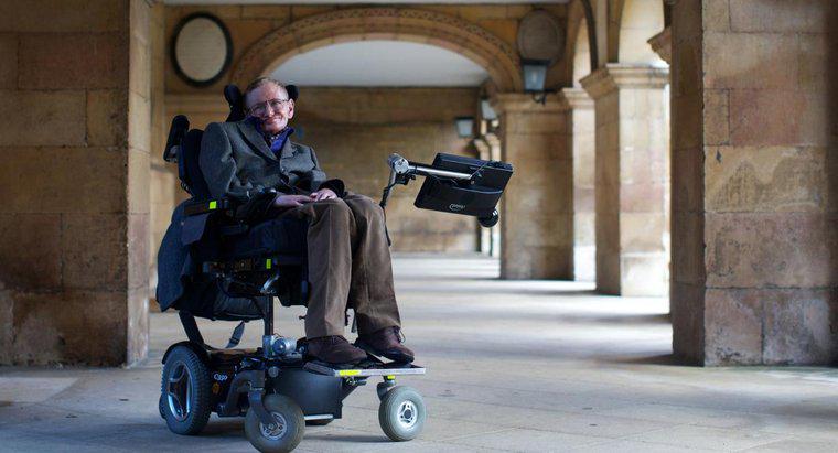Quali sono alcune delle realizzazioni di Stephen Hawking?