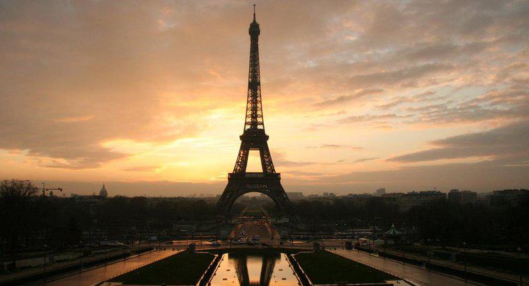 Quali materiali sono stati utilizzati per costruire la Torre Eiffel?