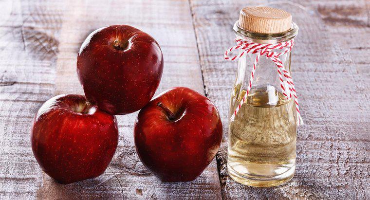 Come puoi abbassare il colesterolo bevendo aceto di sidro di mele?