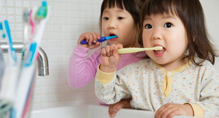 Quante volte al giorno le persone si lavano i denti?