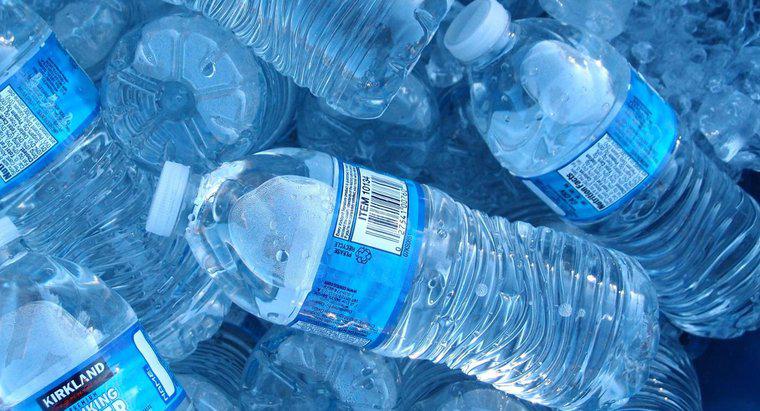 Quali marchi di acqua in bottiglia non usano il fluoruro?