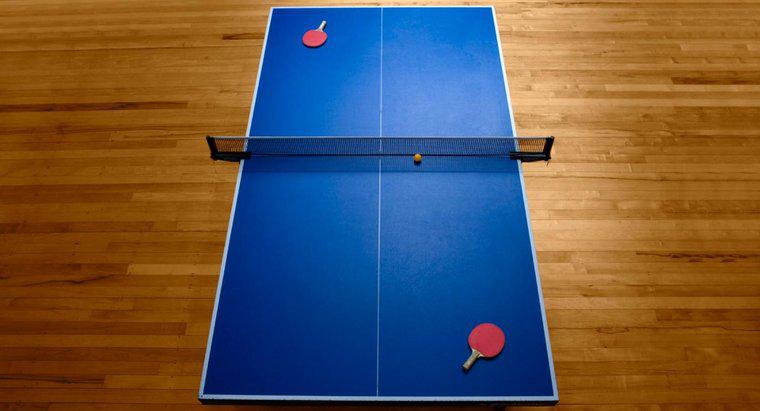 Quali sono le dimensioni di un tavolo da ping-pong?