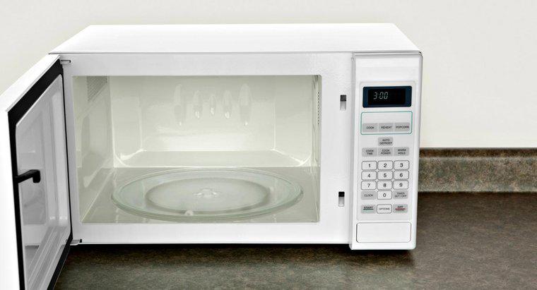 Come si sostituisce una miccia su un forno a microonde?