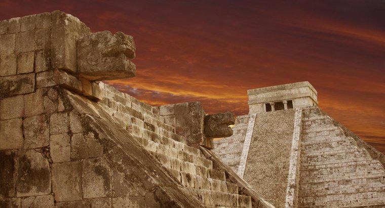 Quali sono stati alcuni importanti risultati delle civiltà azteca e maya?