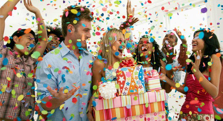 Quali sono i modi per festeggiare un 18 ° compleanno?