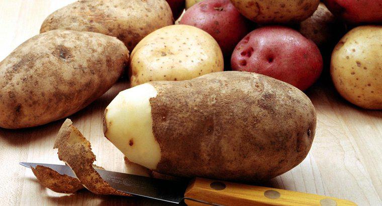 Qual è il modo corretto per congelare le patate non cotte?