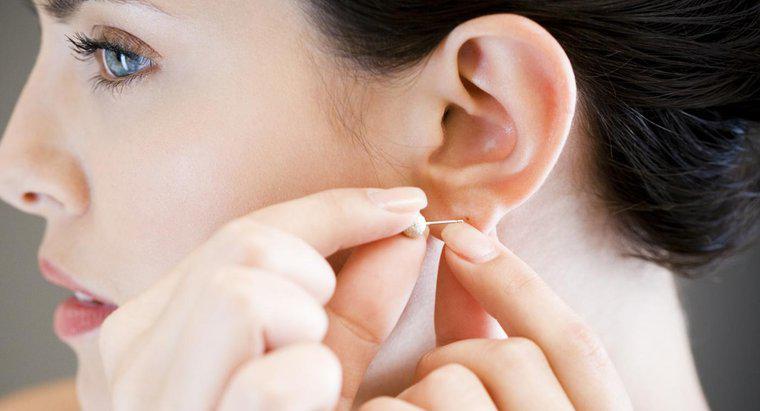 Qual è il significato di un orecchino nell'orecchio sinistro?