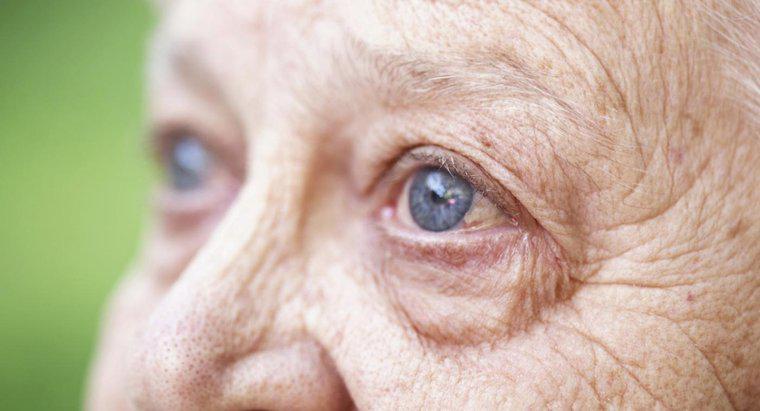 Perché la vista si deteriora con l'età?