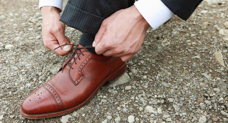 Qual è il modo migliore per allungare le scarpe in pelle?