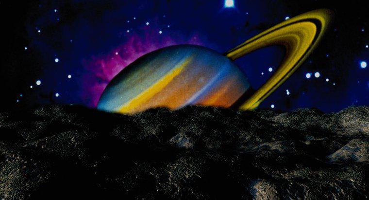 Di che cosa è fatta la superficie di Saturno?