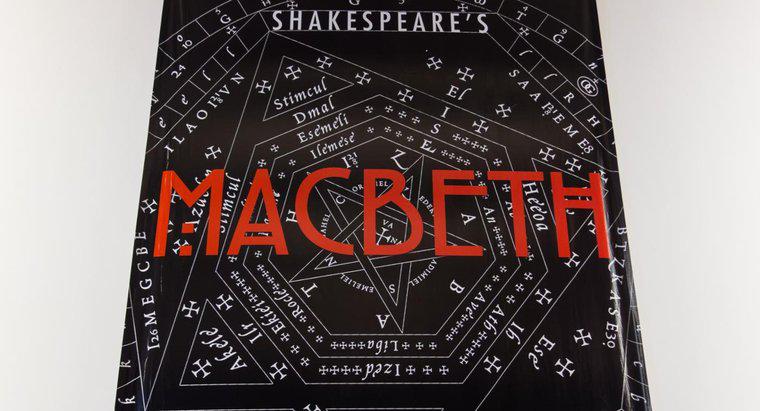 Che motivo ha Macbeth per aver ucciso le due guardie di Duncan?
